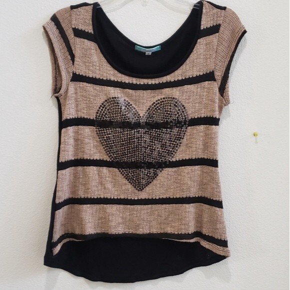 Julie's closet short sleeved sweater women's size small - Picture 1 of 3